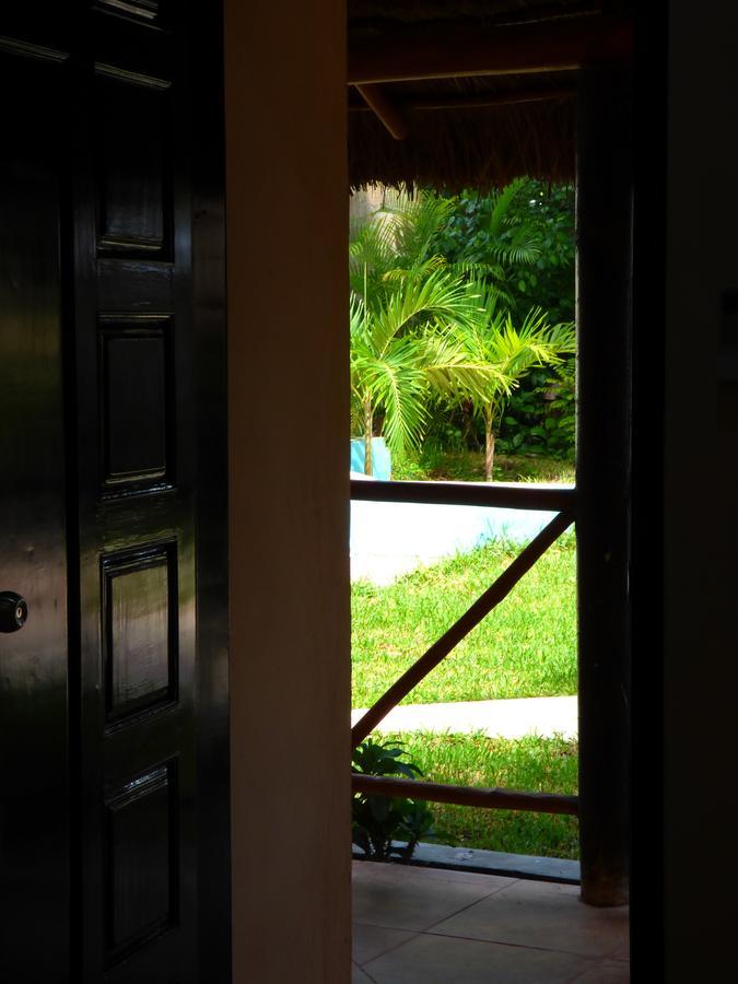 Cabañas y Hostal Zoh Laguna Xpujil Exterior foto